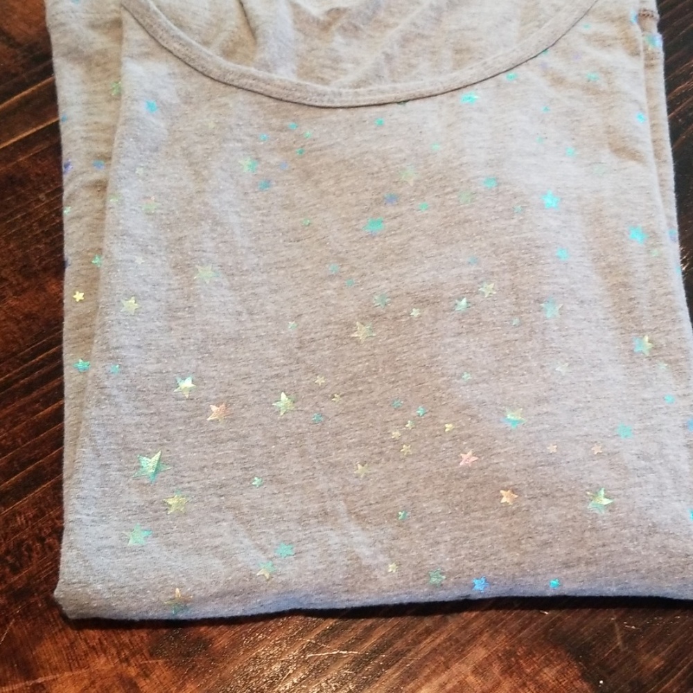 Monochrome star tank